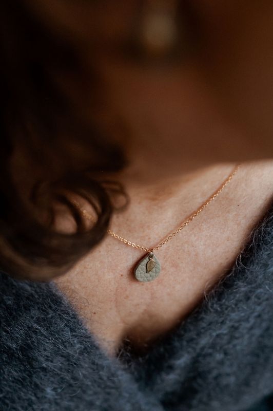 Necklace leaf mini me*leer gold filled