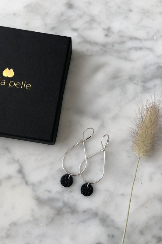 Oorbellen moo's lovedrop*leer silver