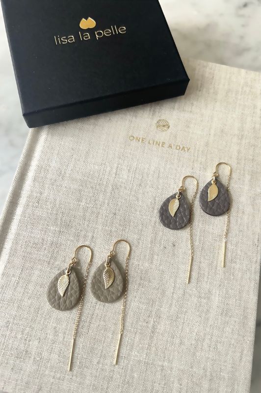Earrings leaf mini me*leather gold filled*ear chain